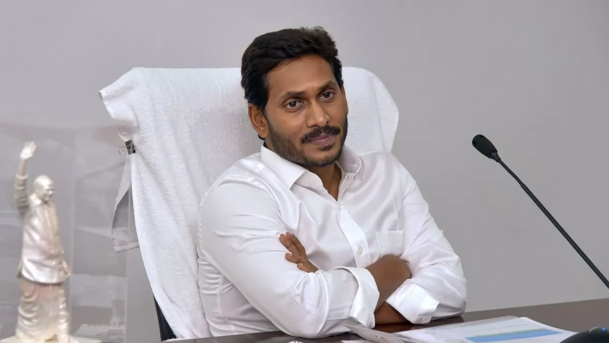 “అన్నదాతకు అండగా విజయం… పోరాటాలకు పిలుపు!”